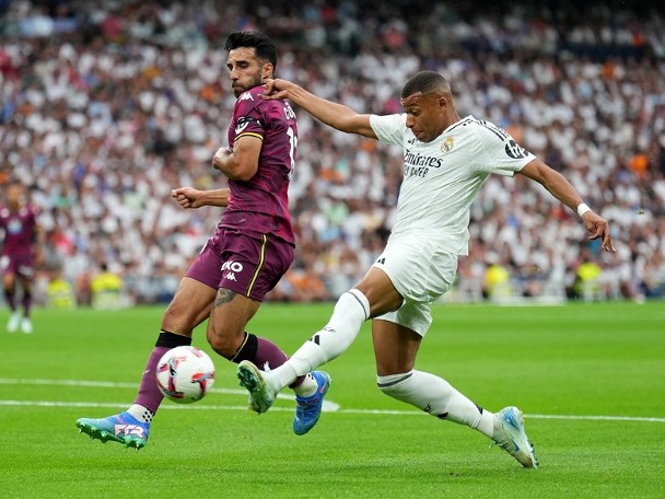 Real Madrid bounced back with a strong 3-0 home win over Juaradulet!