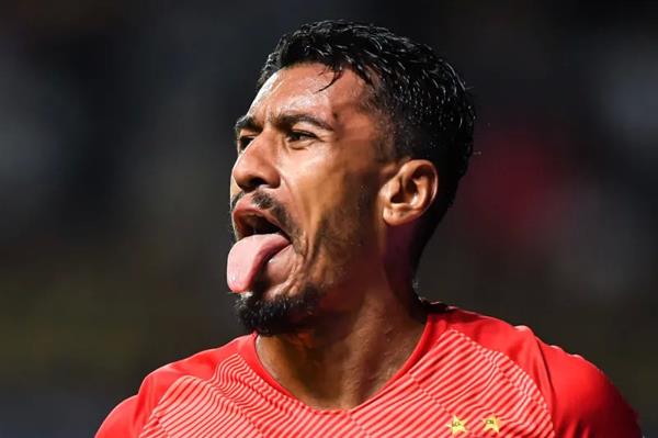 Paulinho's transfer draws heat: who will be the next star to leave as soccer changes dramatically?