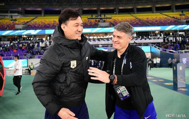 The birth of the new king of the Chinese Super League! 30 minutes of double, three towns of new aid God help, Taishan alone 10 people dream broken!
