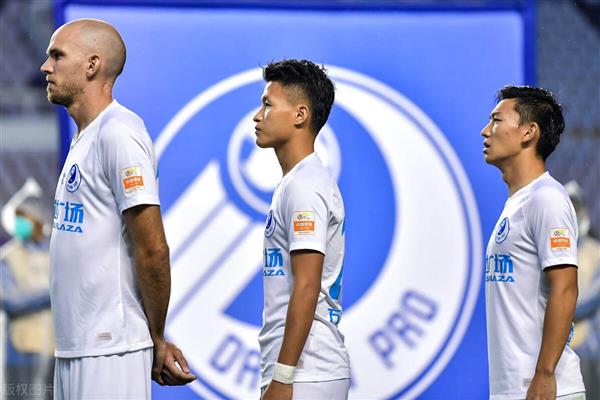 Dalian's backline is in a state of emergency! The core of the team has been absent for many rounds of the Chinese Super League, the striker will return soon, the battle will be reversed?