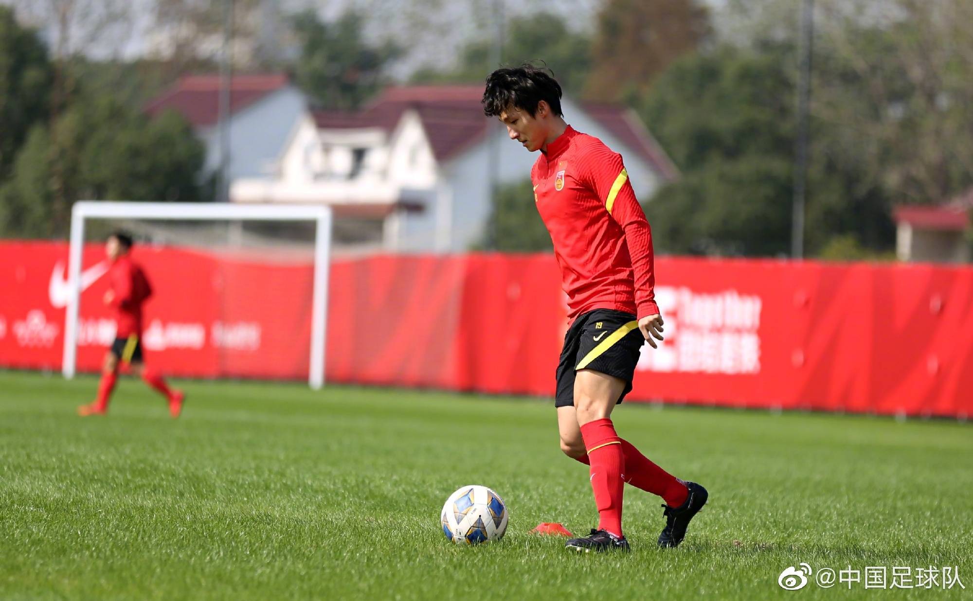 Chinesischer Fußball in verzweifelter Lage? Der Schmetterlingseffekt verschärft die Herausforderungen, während das gesegnete Land darum kämpft, die Ausstiegskrise abzuwenden