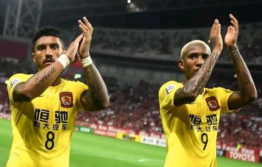 Der Attraktivitätsschub der Premier League geht zurück, da die Spitzenangebote in den zweistelligen Millionenbereich fallen!