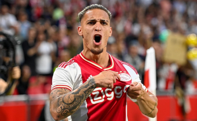 Ballerina Anthony's Rights Battle: Controversy over Ajax's Illegal Fines!