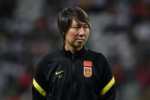 New national football coach revealed: Chen Xuyuan supports, Li Xiaopeng takes over to challenge Evergrande's dominance