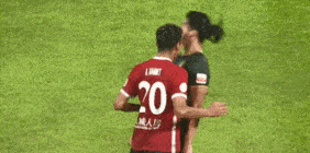 Die erste Runde der Chinese Super League 5 große kontroverse Momente: internationale Fußballer umstrittene Elfmeter, rote Karten wie Wolken führen zu heißen Diskussionen