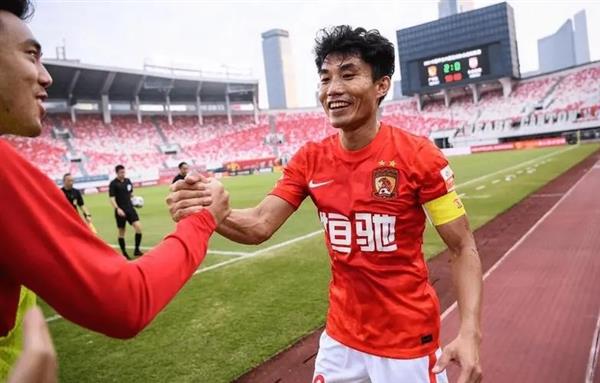 中超风云再起：广州队遇困境，国安大将离队！