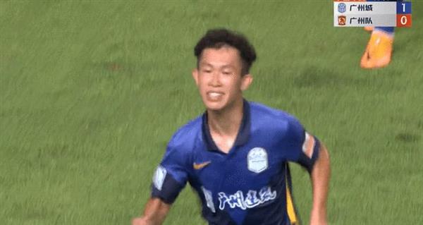 李永佳神射广州城逆袭，韦世豪空门失良机！