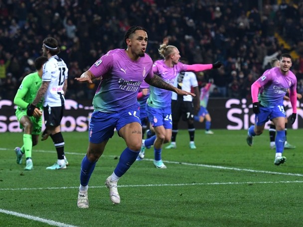 Goalkeeper leaves the field in humiliation, Serie A's miracle comeback in extra time!