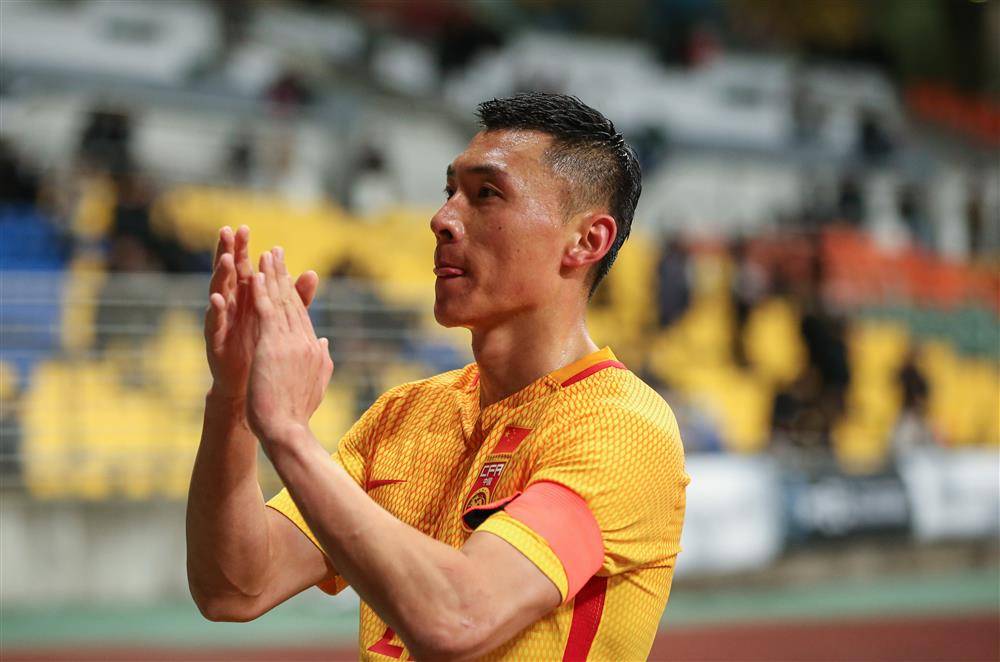 Dabao verabschiedet sich von der Fußballnationalmannschaft und der Kontroverse! Ein Held geht in den Ruhestand, ohne einen Fluch tragen zu müssen!