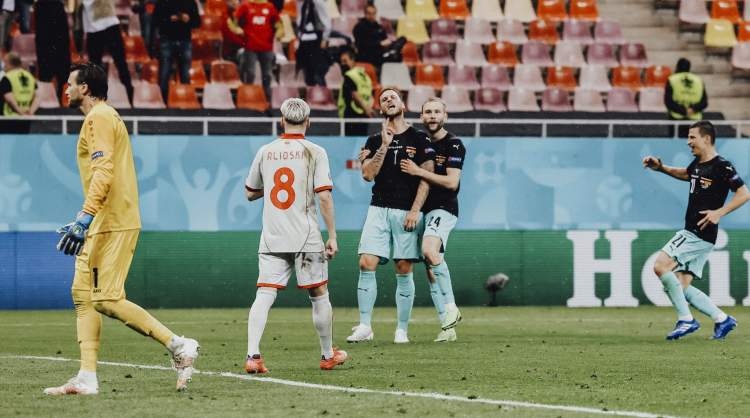 Arnautovic sincerely apologizes: denies racism allegations