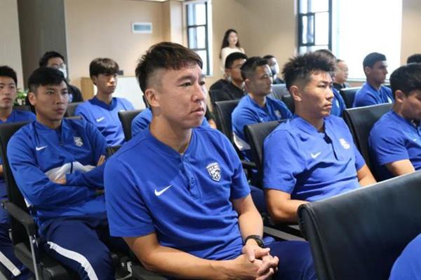 任航300场中超里程碑：武汉队长感叹时光飞逝