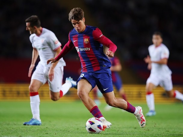 17-year-old star stuns Barcelona with record 23-second goal!