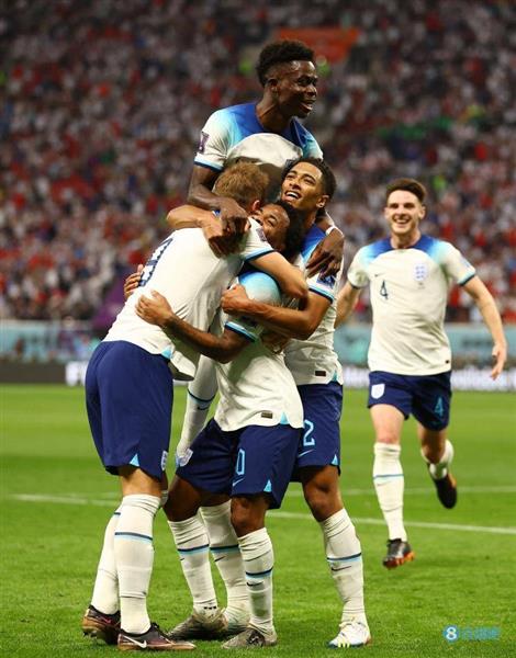 England's half-time shocker: the front line is heroic and the Iranian defense is in jeopardy!