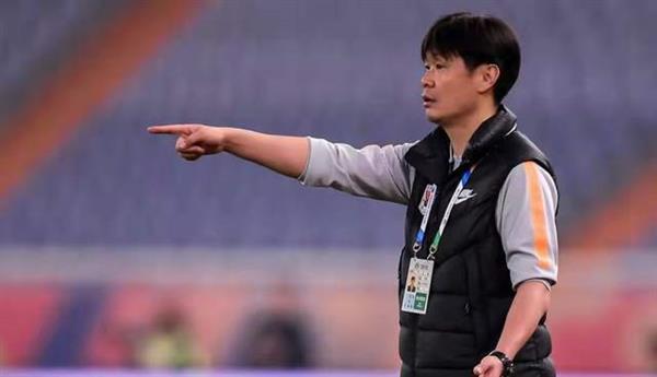 Guoan right back was abandoned by Li Xiaopeng, the return that help Guoan reversed Luneng!