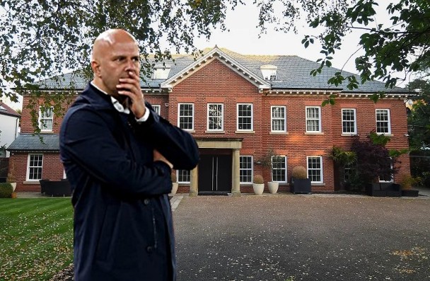 Liverpool's superb $4million mansion! Schlow's new home revealed!