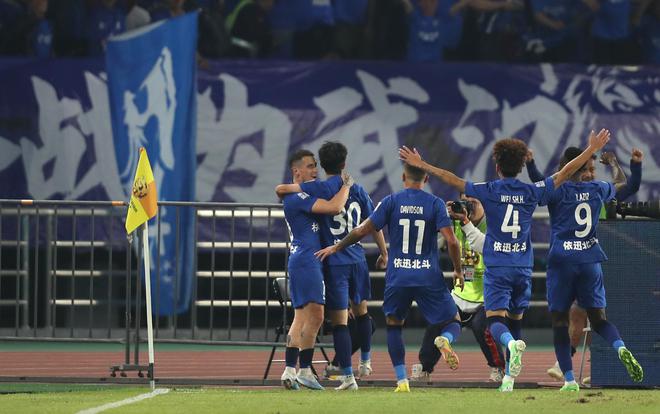 Wuhan Three Towns glory in winning the Super Bowl for the first time!