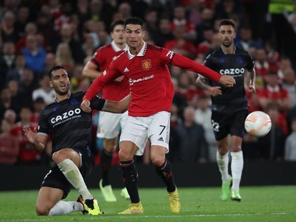 Crowe's controversial penalty, Man Utd losing fiasco draws heat!